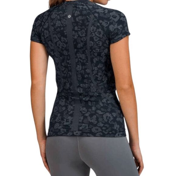 LULULEMON ATHLETICA Swiftly Tech Short Sleeve Shirt 2.0 Size 4 - Picture 2 of 4